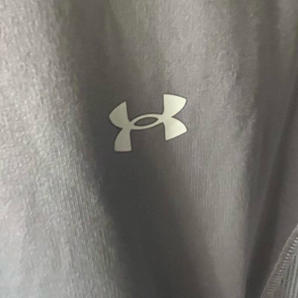 Under Armour Gray Quarter-Zip Sweatshirt​​ - Picture 6 of 8